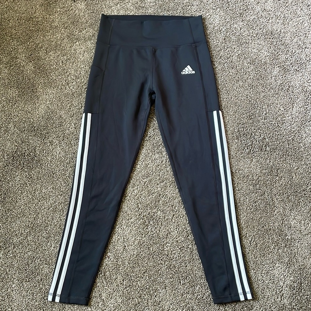 Adidas Aeroready grey leggings with pockets. Size medium. Never worn.